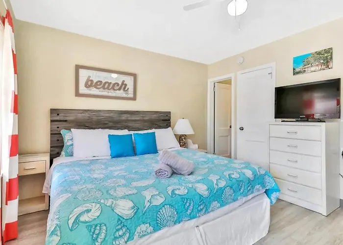 Apartment Pelican #6 *